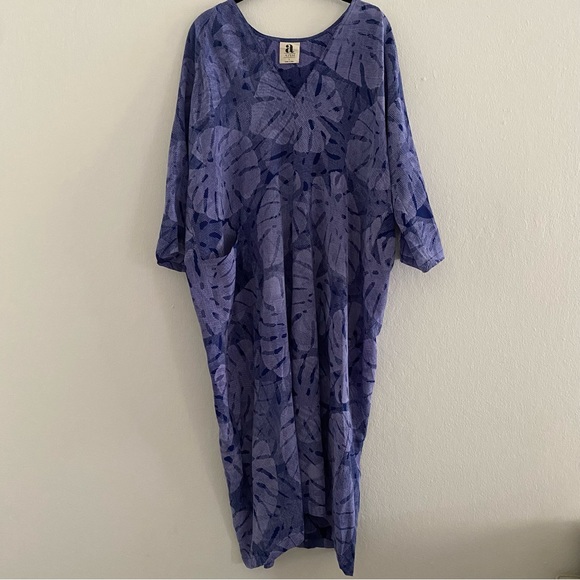 Aish Dresses & Skirts - Aish Caftan Maxi Dress 100% Silk size Large